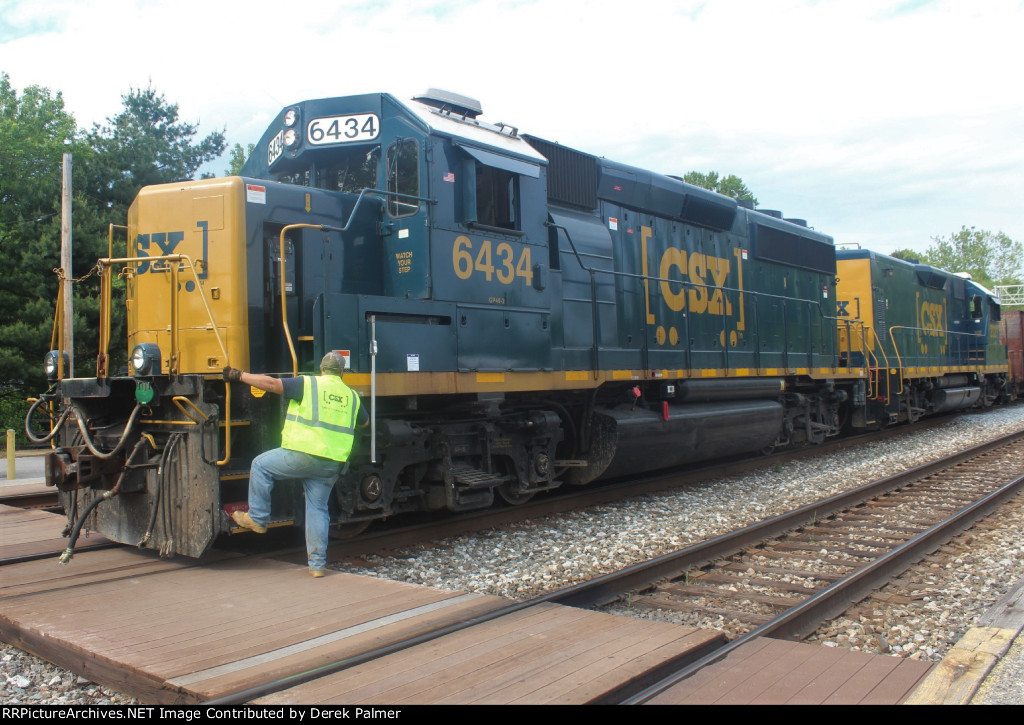 CSX 6434 Leading Y264